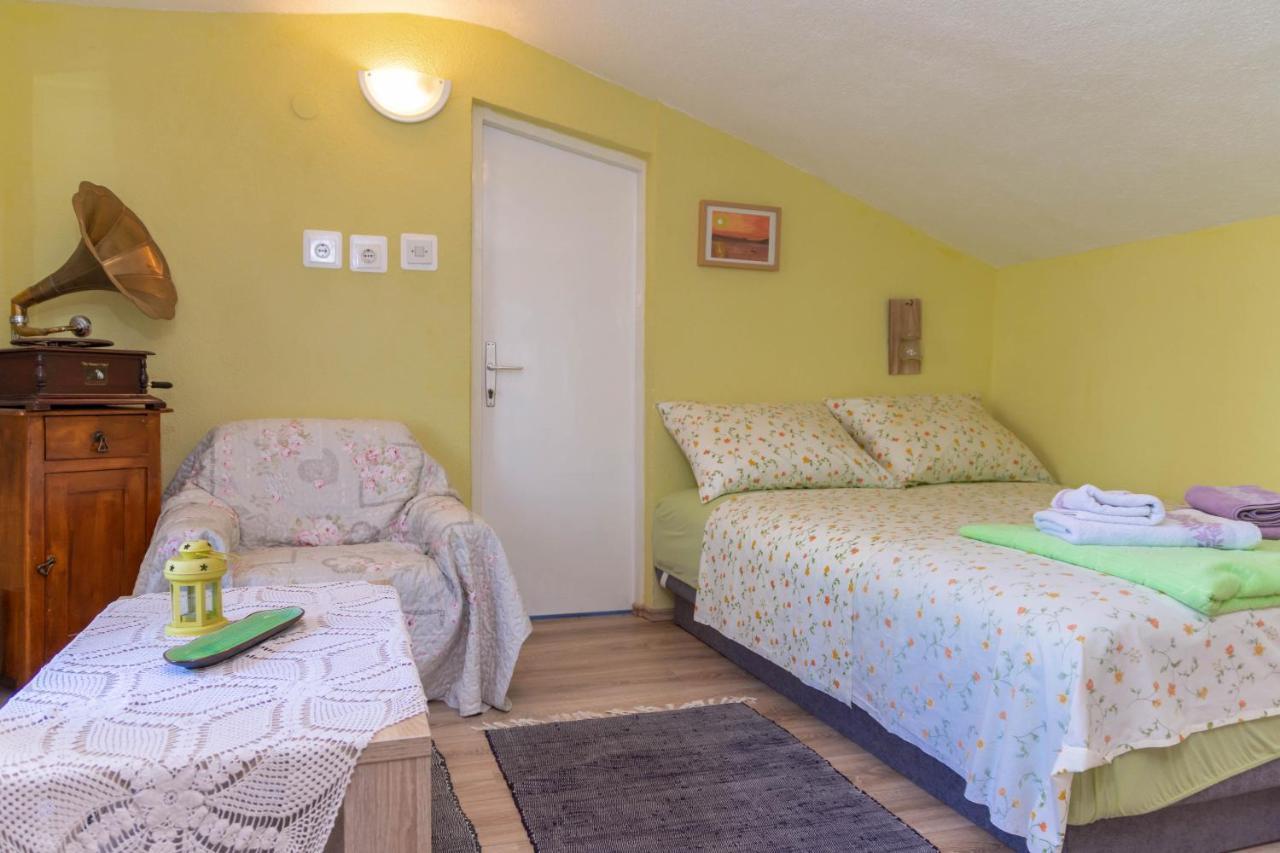 Plum Holiday Home Kaštel Stari Dış mekan fotoğraf