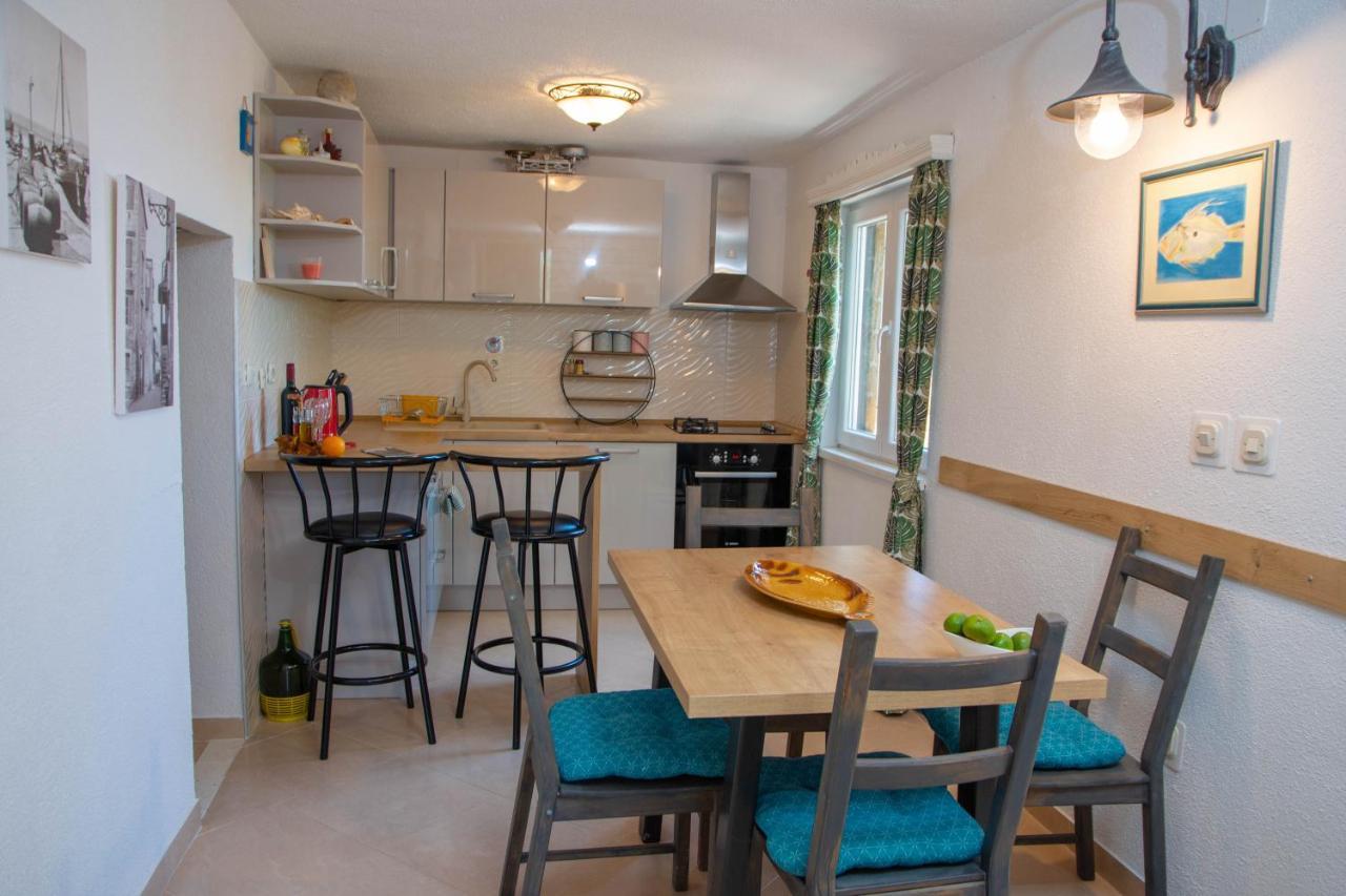Plum Holiday Home Kaštel Stari Dış mekan fotoğraf