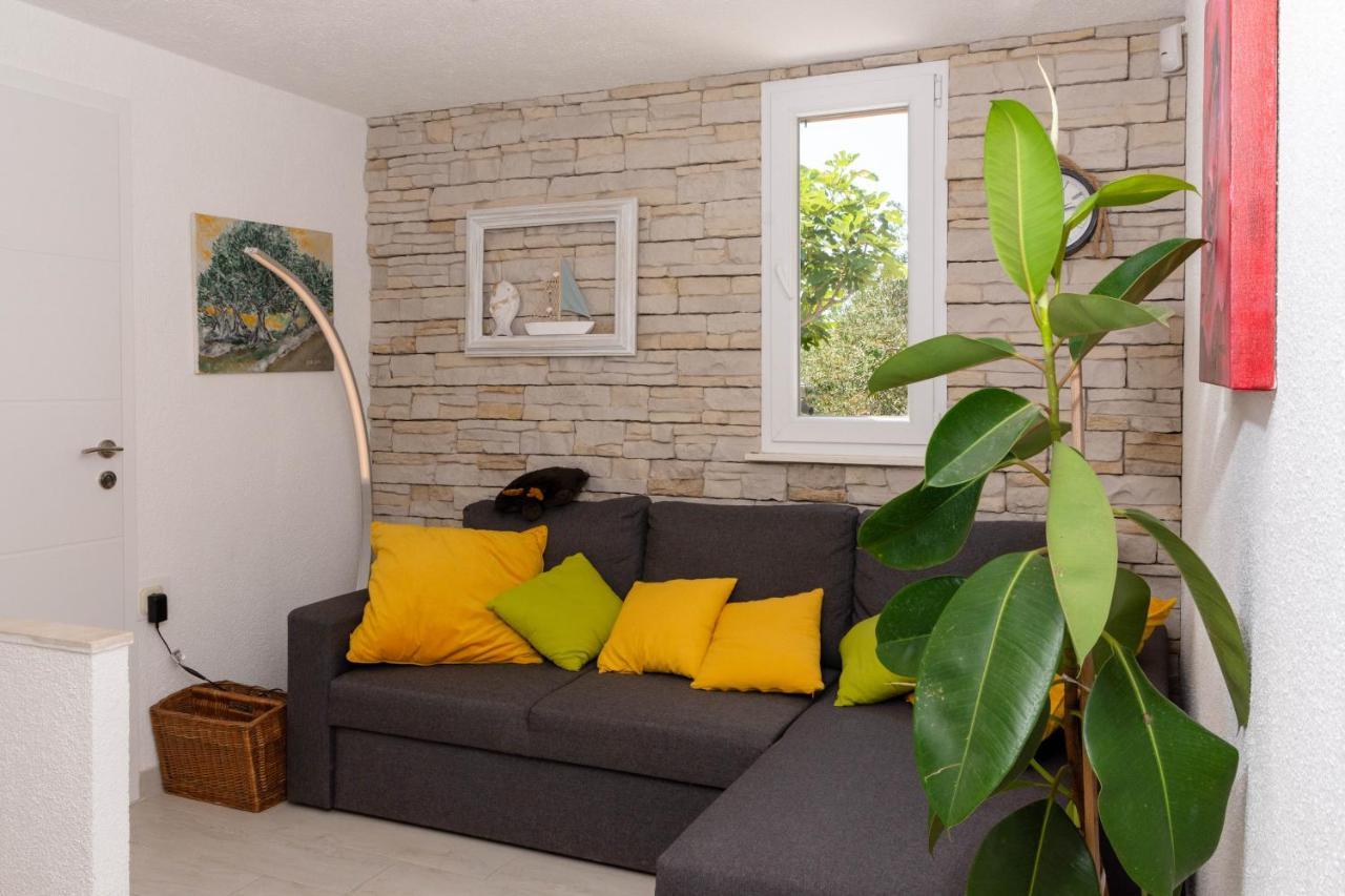 Plum Holiday Home Kaštel Stari Dış mekan fotoğraf