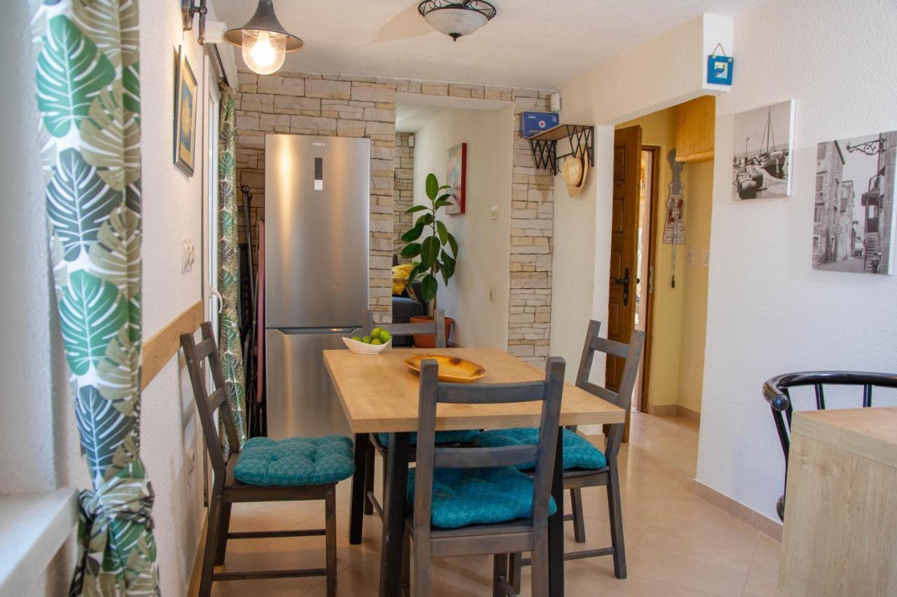 Plum Holiday Home Kaštel Stari Dış mekan fotoğraf