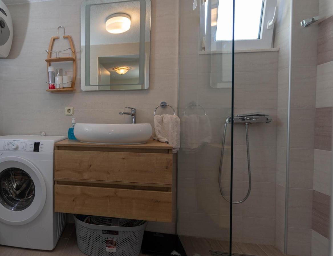 Plum Holiday Home Kaštel Stari Dış mekan fotoğraf