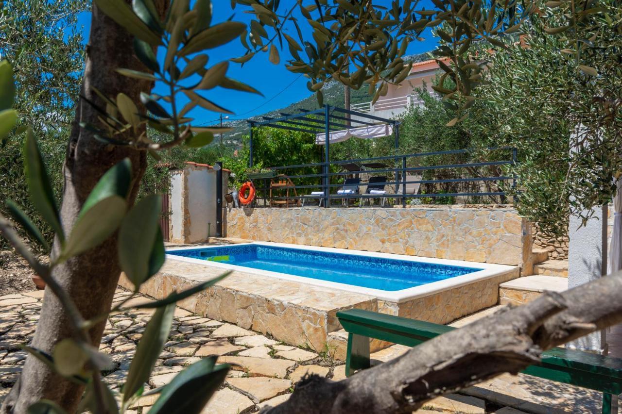 Plum Holiday Home Kaštel Stari Dış mekan fotoğraf