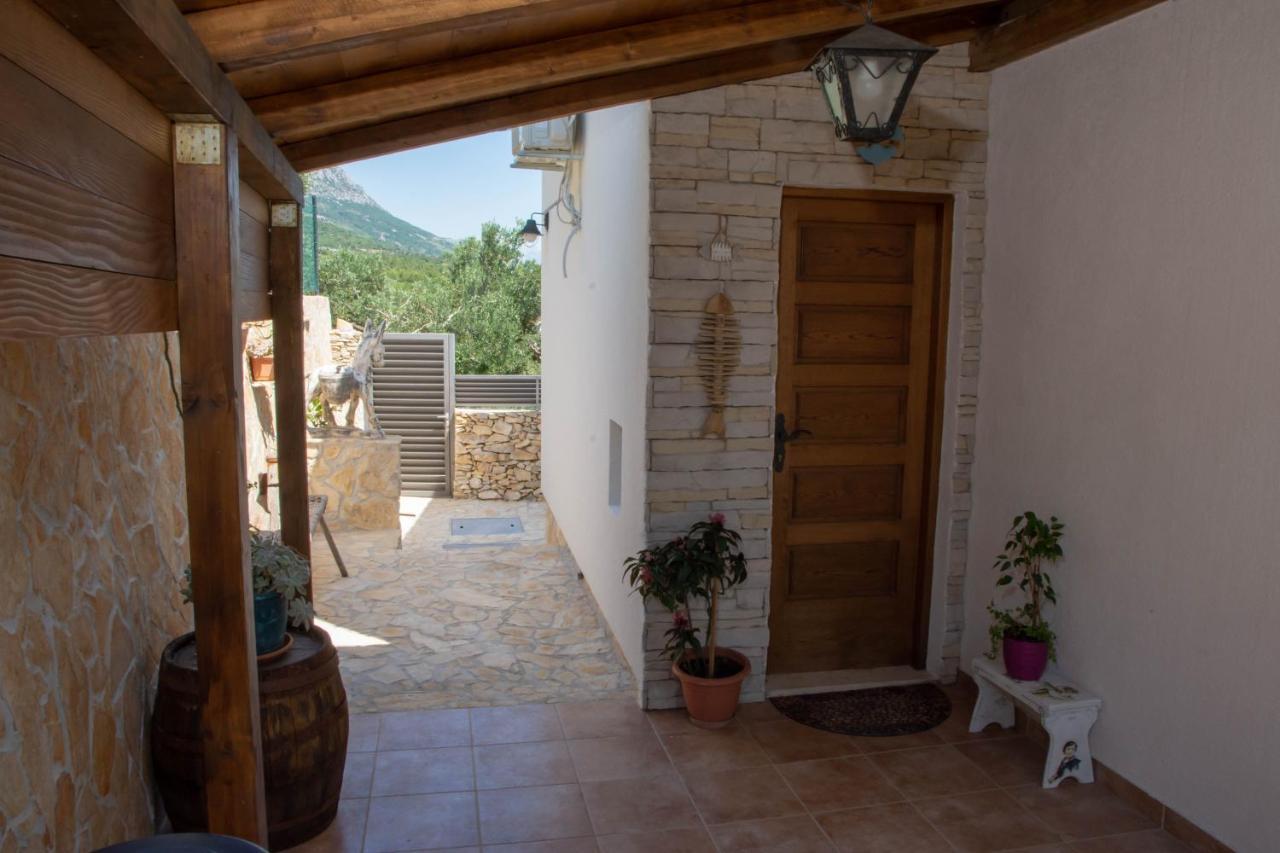 Plum Holiday Home Kaštel Stari Dış mekan fotoğraf